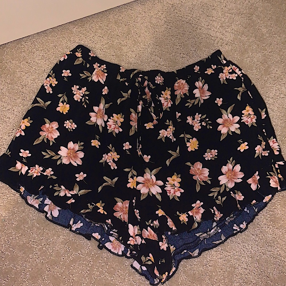Flowy floral shorts, AE, size M